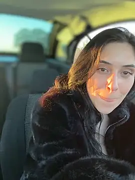 Lilith  D online show from February 5, 2025, 5:42 pm