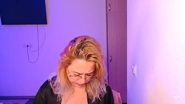 Snapshot of freyyamore1 chatting on March 2, 2026, 7:37 am freyyamore1 online show from March 2, 2026, 7:37 am