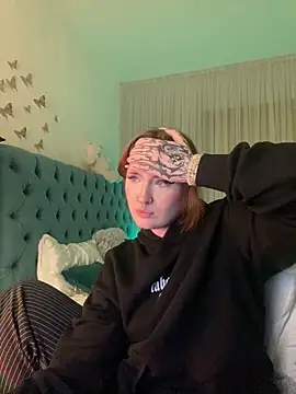  Chlo  e online show from February 22, 2025, 4:18 am