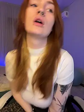  Chlo  e online show from October 27, 2025, 9:30 pm