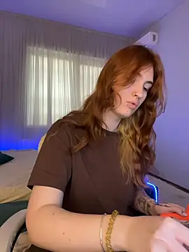  Chlo  e online show from November 14, 2025, 11:20 am