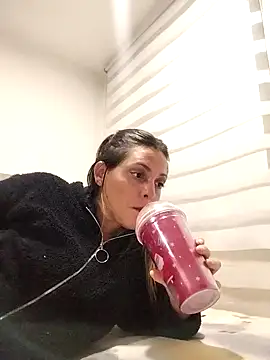 Mia Hampton online show from February 8, 2025, 12:49 am