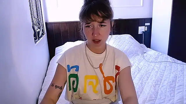 Cosmo Riri online show from March 12, 2025, 5:35 am