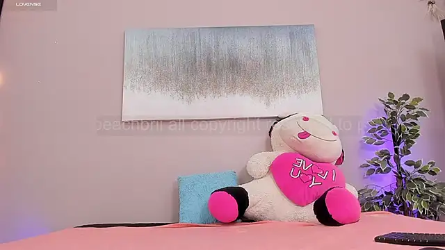 Briana Wells  online show from November 23, 2025, 1:55 pm