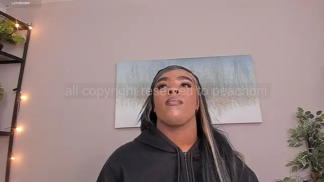 Briana Wells  online show from December 2, 2025, 1:28 pm