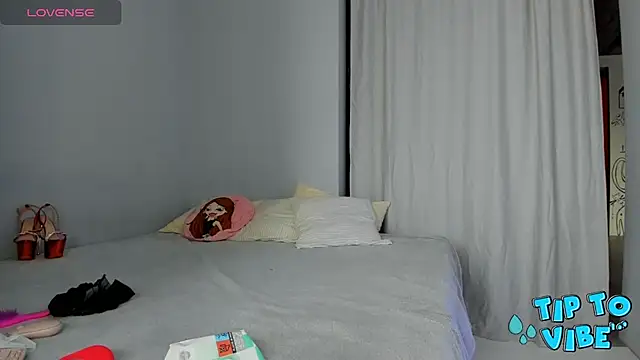 Snapshot of EllenMays chatting on February 13, 2025, 12:32 pm EllenMays online show from February 13, 2025, 12:32 pm