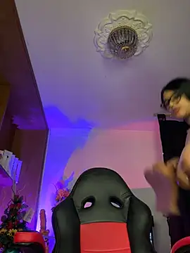 Snapshot of monroe_777 chatting on January 1, 2025, 9:17 am monroe 777 online show from January 1, 2025, 9:17 am