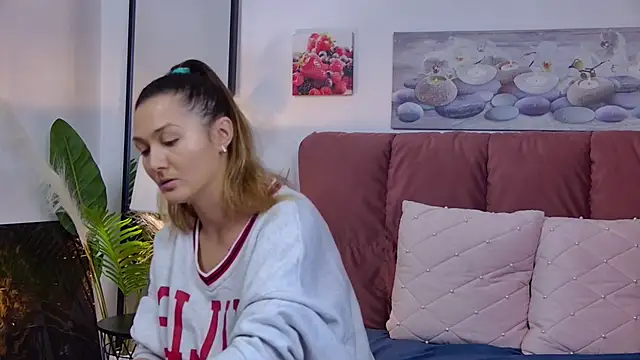 NicolLopeze online show from December 20, 2024, 10:27 am