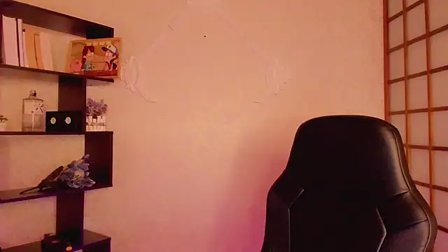 KateCuddle online show from February 10, 2025, 5:14 am