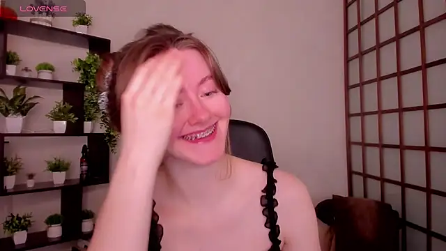 KateCuddle online show from February 13, 2026, 2:29 am