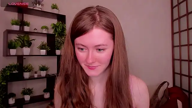 KateCuddle online show from April 9, 2026, 2:33 am