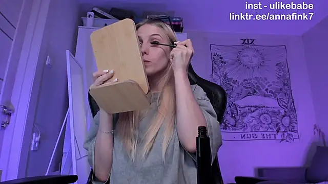 Anna Fink online show from September 19, 2025, 7:25 pm