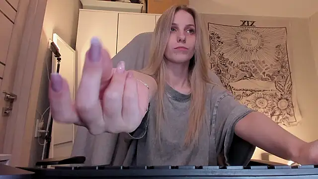 Anna Fink online show from March 22, 2026, 7:50 pm