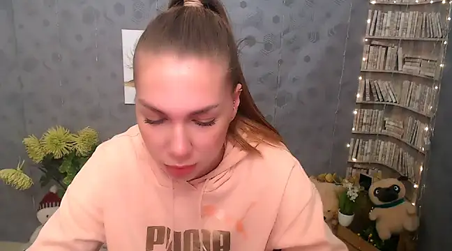 Snapshot of Sport_Tall_Doll chatting on March 12, 2025, 9:44 am Sport Tall Doll online show from March 12, 2025, 9:44 am