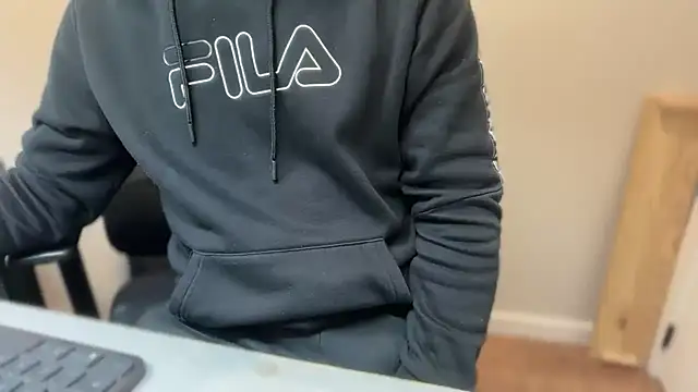 rickyi2023 online show from November 19, 2025, 10:26 am