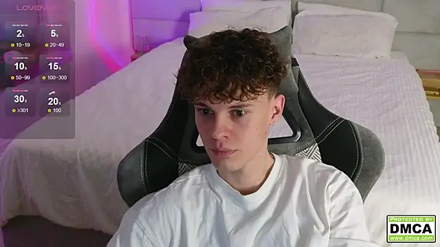 cute thomas online show from December 25, 2024, 8:07 pm