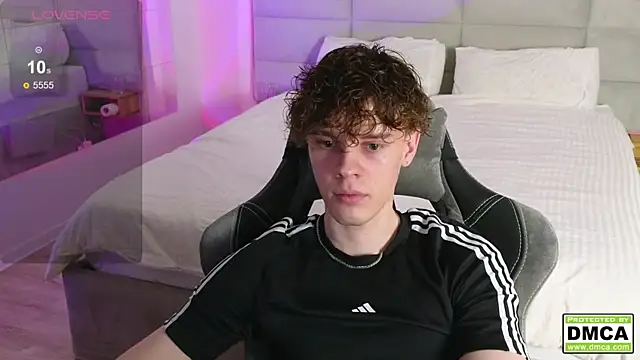 cute thomas online show from March 20, 2025, 7:35 pm