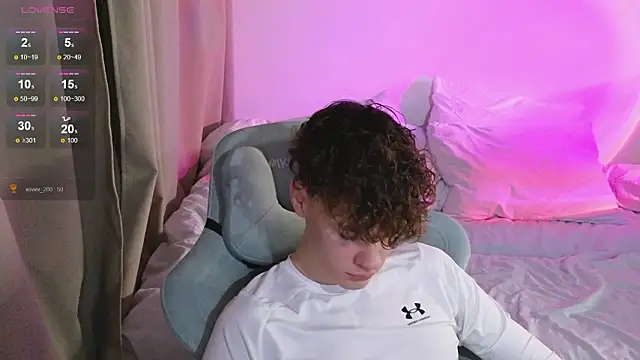 cute thomas online show from March 18, 2026, 6:11 pm