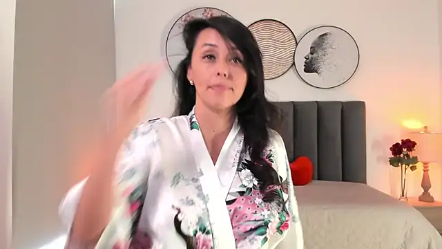 SaharaGarcia   online show from February 3, 2025, 6:17 pm