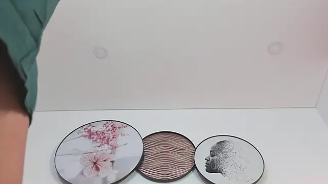 SaharaGarcia   online show from February 26, 2025, 1:43 am