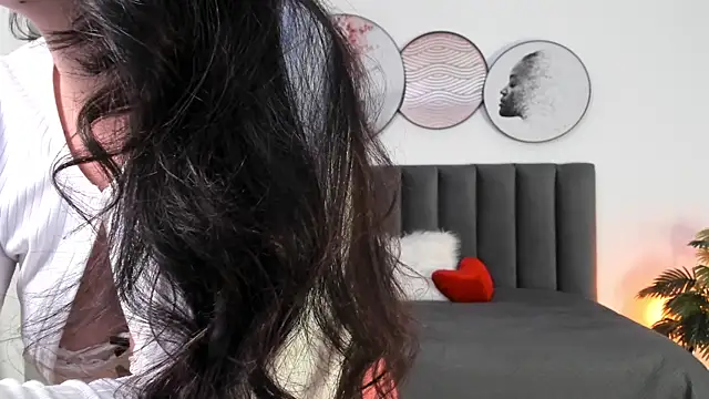 SaharaGarcia   online show from March 11, 2025, 12:00 am