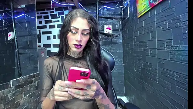 kissingdevil online show from October 24, 2025, 10:17 pm