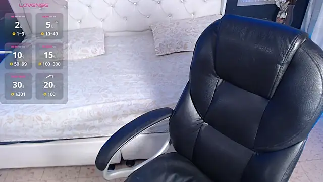 Snapshot of LiaVillalobos chatting on September 27, 2025, 12:32 pm LiaVillalobos online show from September 27, 2025, 12:32 pm