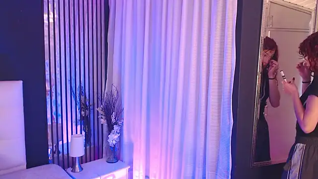 LiaVillalobos online show from February 4, 2026, 11:49 am