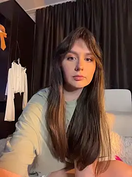 itssophiie online show from June 1, 2026, 6:53 pm