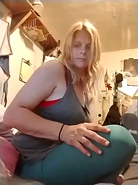 lilbug69 online show from March 2, 2026, 9:16 am