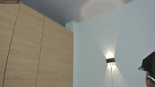 isabella thomsonp online show from March 21, 2025, 11:45 pm