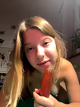 kimczii online show from September 23, 2025, 6:27 am