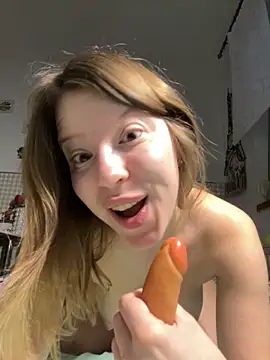 kimczii online show from April 10, 2026, 6:18 am