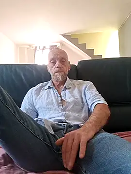 Snapshot of eddouxxx78 chatting on May 30, 2026, 7:38 am eddouxxx78 online show from May 30, 2026, 7:38 am