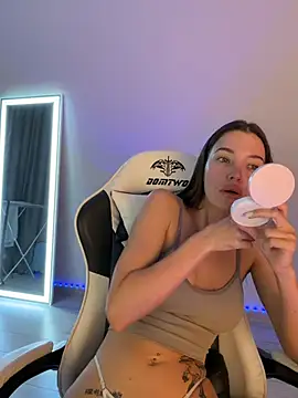 julia fly online show from June 2, 2026, 9:00 am