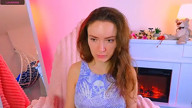 Snapshot of ___Emily___ chatting on March 3, 2025, 7:32 am Emily online show from March 3, 2025, 7:32 am