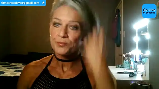 Devon2020 online show from May 29, 2026, 2:42 am