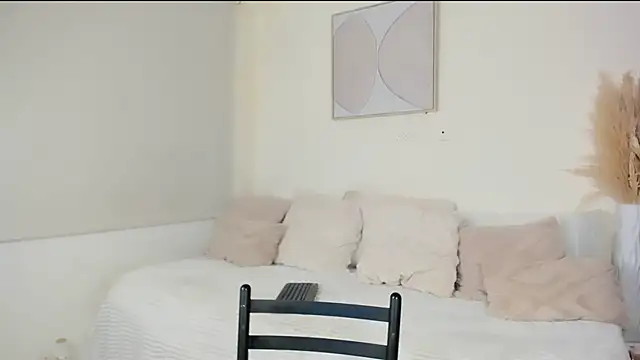 ZOEGARNER01 online show from February 23, 2026, 7:00 pm