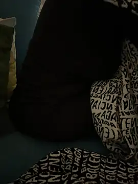 Snapshot of Allys chatting on December 18, 2024, 8:25 pm Allys online show from December 18, 2024, 8:25 pm