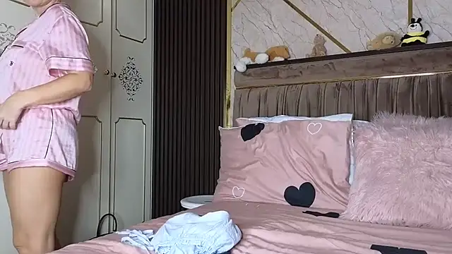 Snapshot of Allys chatting on March 2, 2025, 3:45 am Allys online show from March 2, 2025, 3:45 am