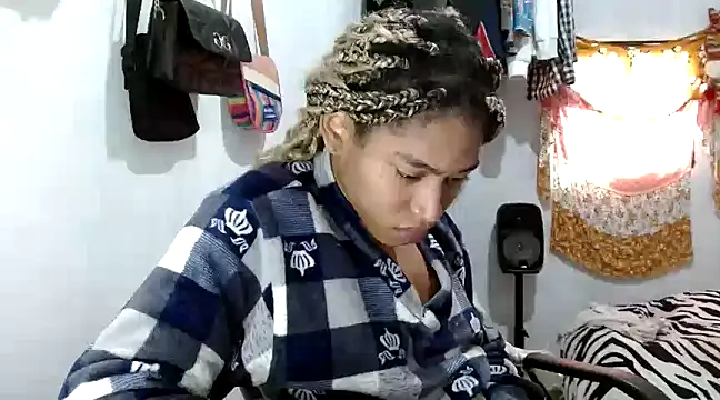 angelamarie1 online show from February 11, 2025, 3:40 pm