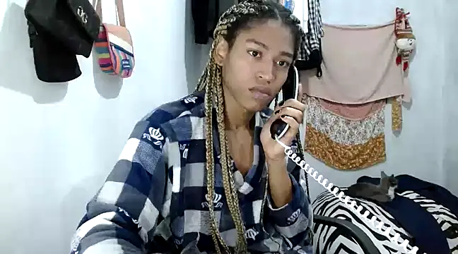 angelamarie1 online show from February 14, 2025, 1:23 am