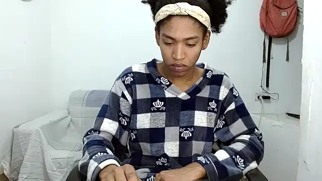 angelamarie1 online show from October 14, 2025, 2:45 am