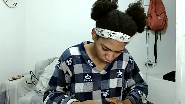 angelamarie1 online show from November 1, 2025, 7:54 am