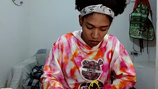 angelamarie1 online show from November 4, 2025, 6:01 am