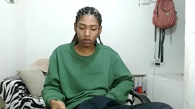 angelamarie1 online show from December 19, 2025, 11:50 am