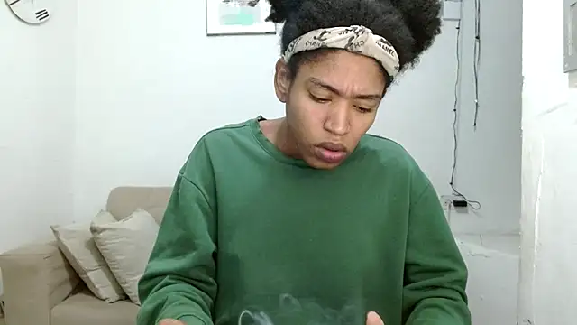 angelamarie1 online show from March 10, 2026, 8:19 am