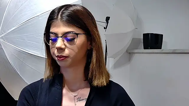 Sierra Halle online show from February 19, 2025, 9:03 pm