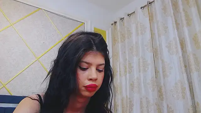 Snapshot of Sierra_Halle chatting on February 20, 2026, 4:42 am Sierra Halle online show from February 20, 2026, 4:42 am