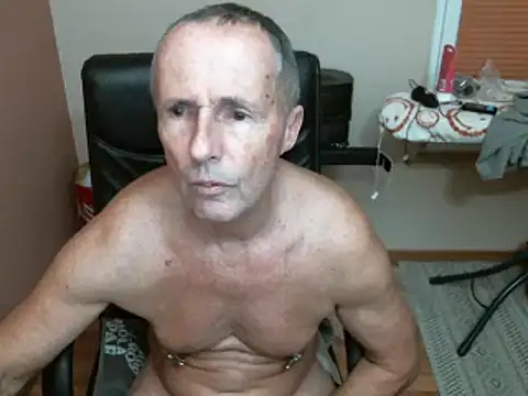 Snapshot of olibrius71 chatting on January 19, 2025, 7:58 pm olibrius71 online show from January 19, 2025, 7:58 pm